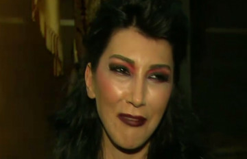 Hande Yener müzik hayatının 14. yıldönümünü kutladı