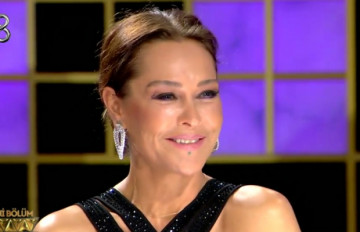Hülya Avşar'dan dövme itirafı! 'Ben normal miyim?'