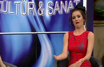 Beren Akyüz'ün 'Prompter Bozulunca' skeci!