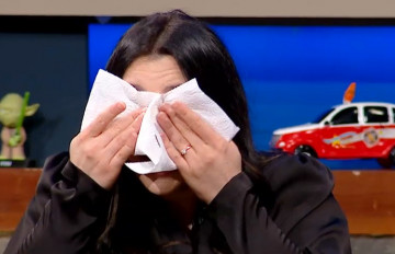 Eser Yenenler Show'da duygusal anlar! Yasemin Sakallıoğlu o anısını anlatınca...