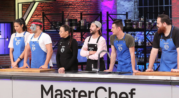 6 Kasim 2019 Masterchef Turkiye Mavi Takimda Kimler Dokunulmazlik Oyununa Cikmak Istemedi Masterchef Turkiye