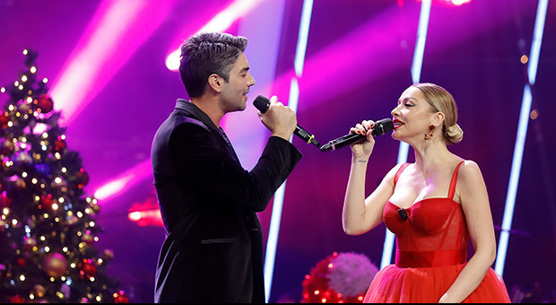 sukru ozyildiz ve hadise den hayran birakan duet