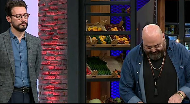 Şefler eleme adayını belirlemek için tadım yaptı ...