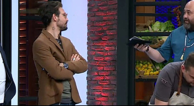 Gecenin ilk yemeğinin ardından tadım yapıldı - MasterChef ...