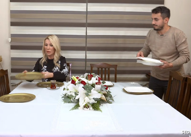 Seda Sayan Yarismaci Sayisini Unutunca Masa Duzeni Degisti Yemekteyiz